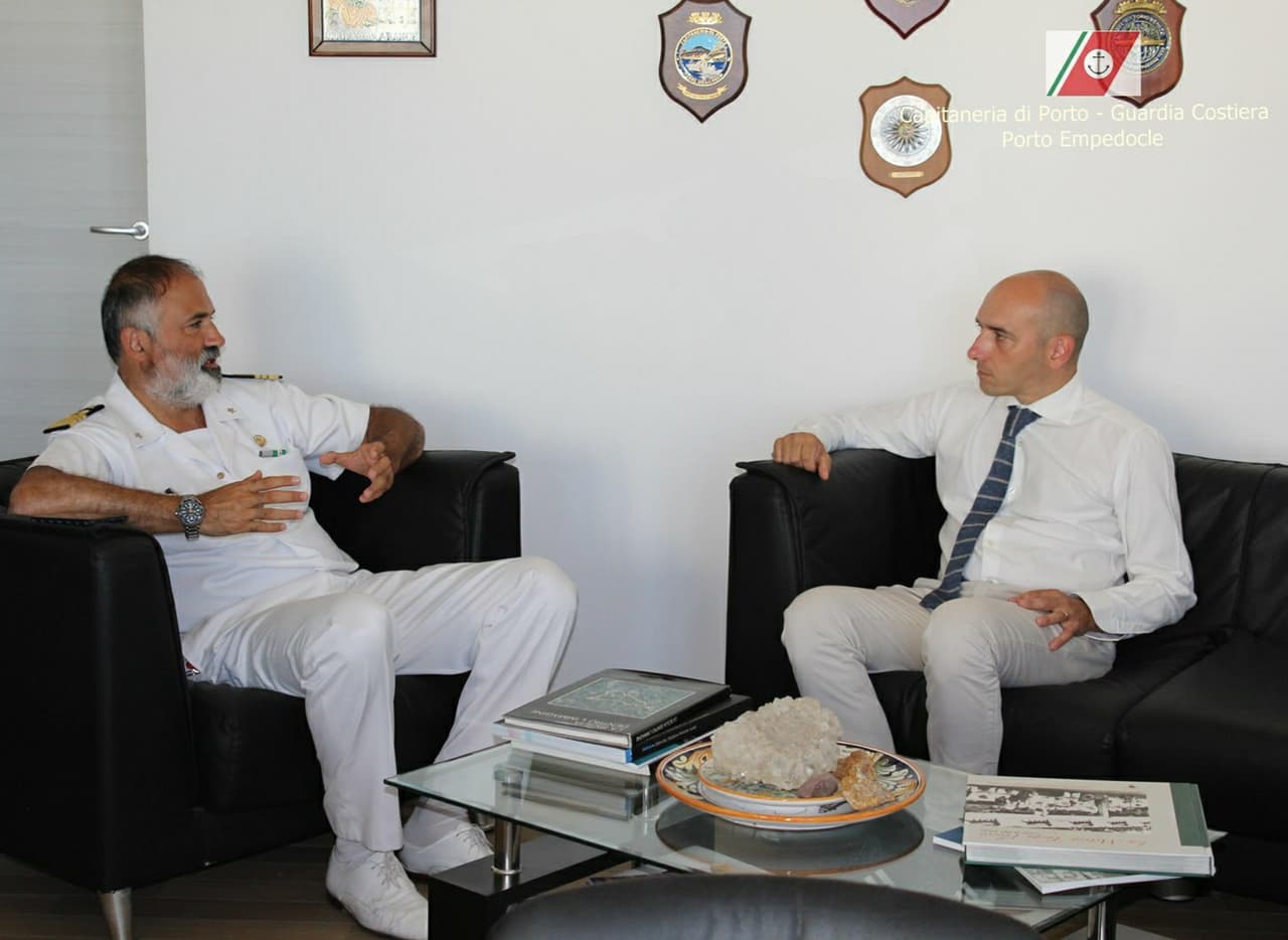 Il presidente della Commissione trasporti visita la Capitaneria di Porto