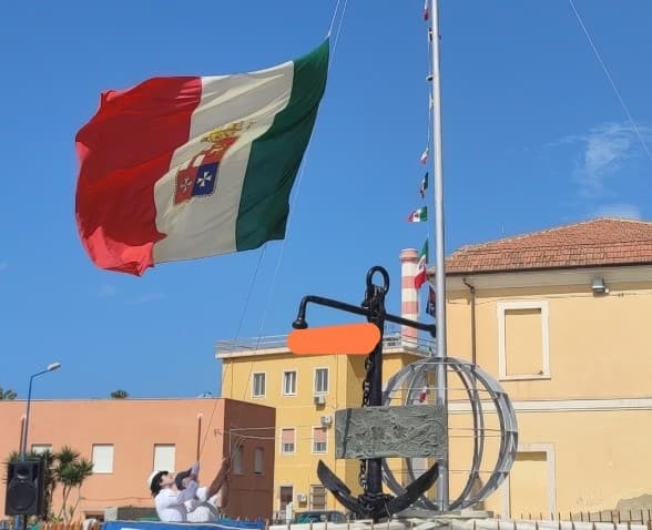 Capitaneria di Porto e ANMI insieme per la Festa della Marina Militare Italiana