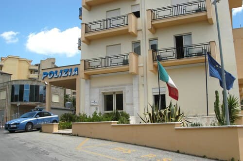 Canicattì: polizia arresta giovane per rapina a mano armata
